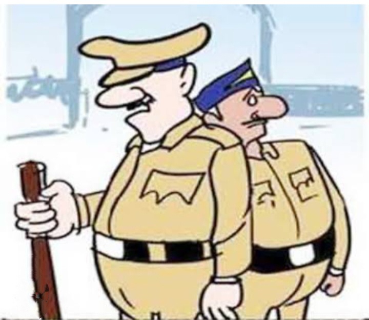 Shirur Crime : भाऊ,भावजय व आईकढुन एक इसम व त्याच्या पत्नीस मारहाण करण्याची घटना घडली आहे. ही मारहाणीची घटना शिरुर तालुक्यातील इनामगाव येथे घडली आहे. आई,भाऊ व भावजय यांच्या विरुदध शिरूर पोलिस ठाण्यात गुन्हा दाखल करण्यात आला आहे. शिरुर पोलिस पुढील तपास करत आहेत.